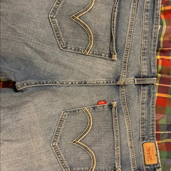Size 11 Levi Jeans - Picture 2 of 6
